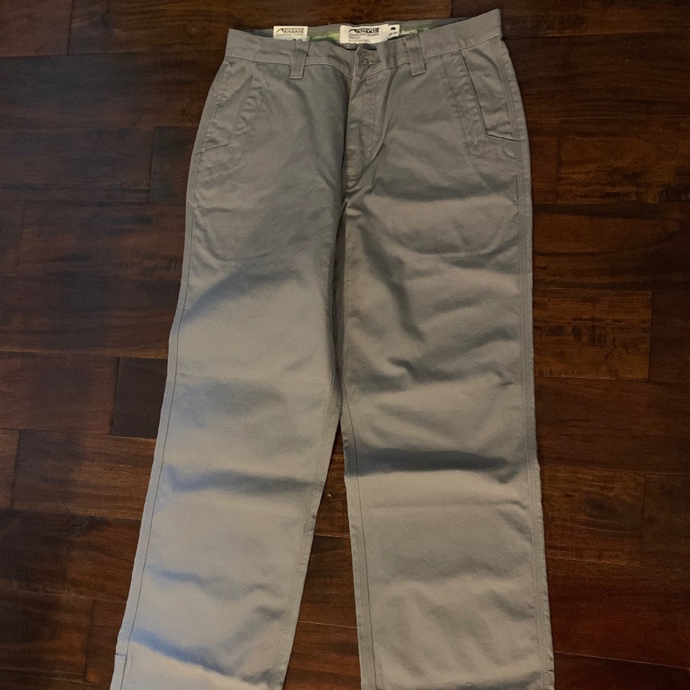 Men’s mountain khaki relaxed fit pants